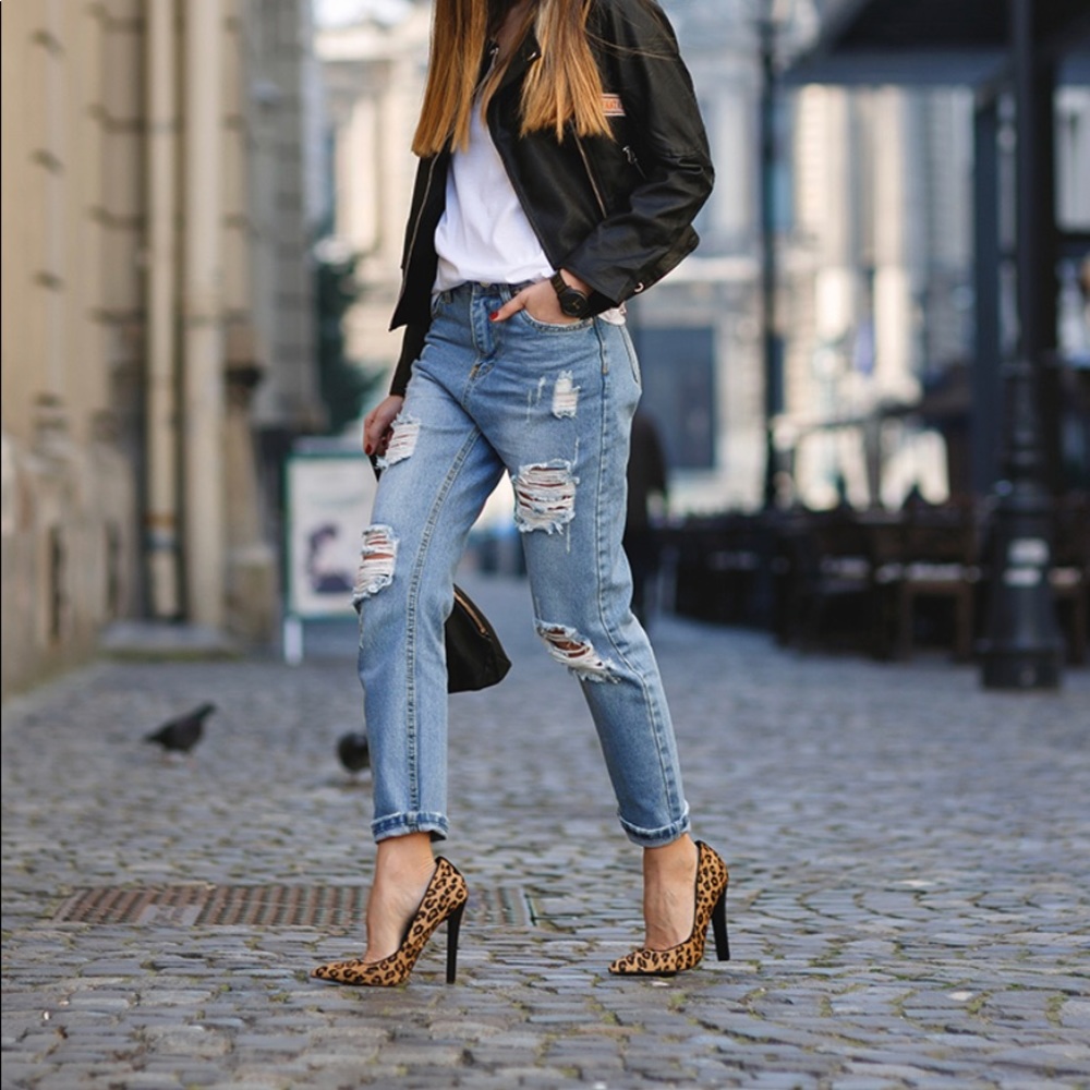 Leopard print pumps